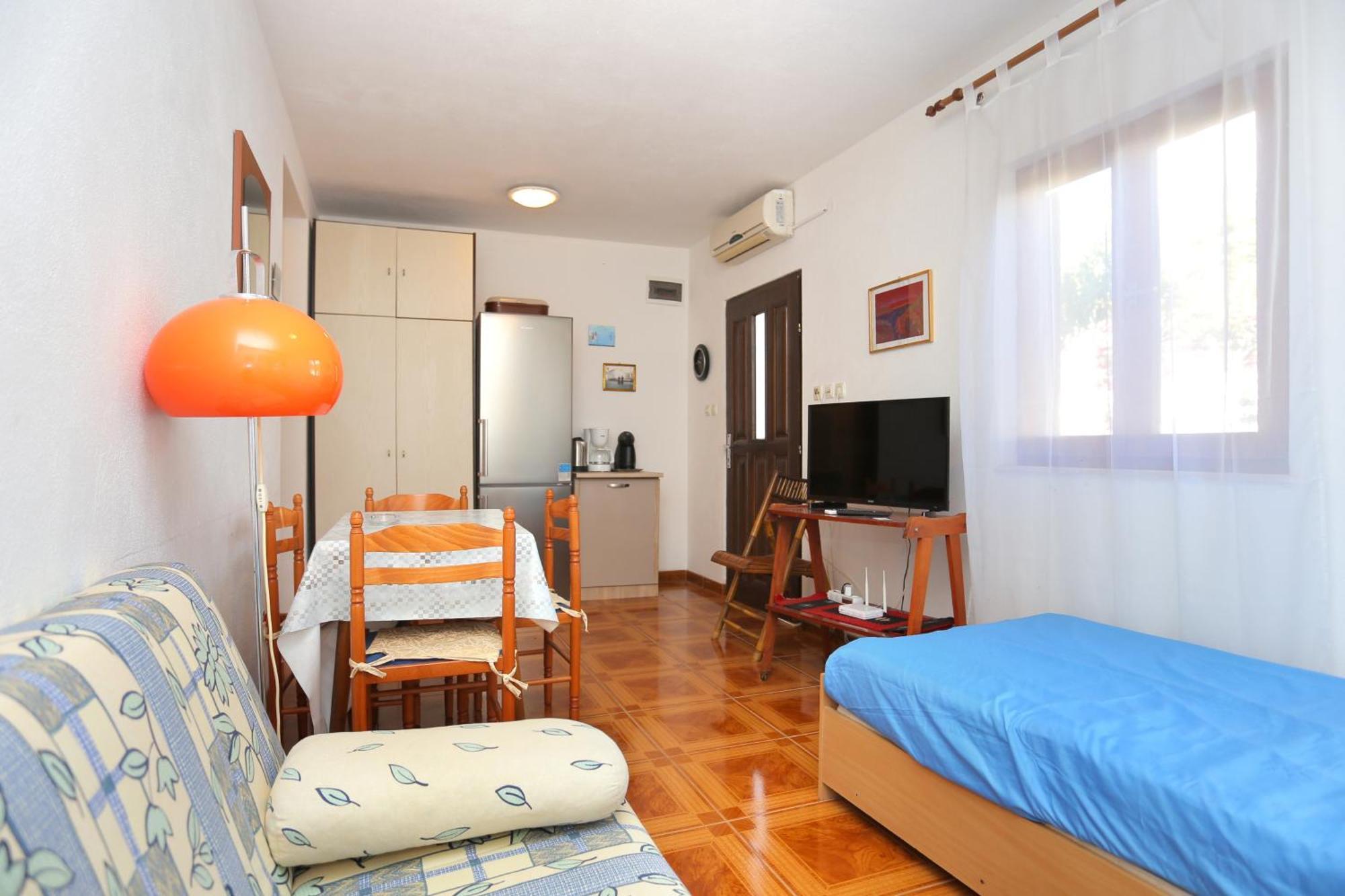 Apartments With A Parking Space Slatine, Ciovo - 2566 Apartma Slatine