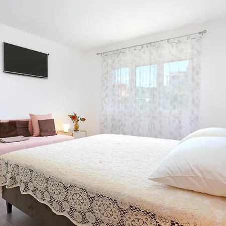 Apartments With A Parking Space Slatine, Ciovo - 2566 Room photo