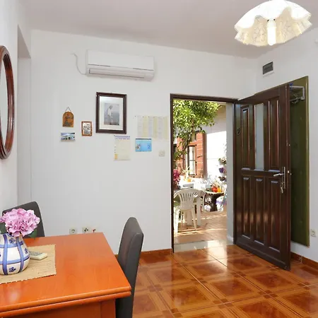 Apartments With A Parking Space Slatine, Ciovo - 2566 Room photo