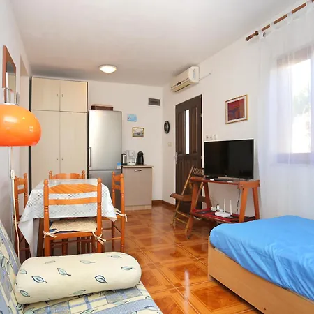 Apartments With A Parking Space Slatine, Ciovo - 2566 Room photo