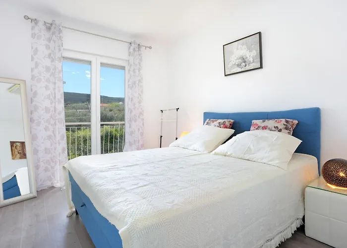 Apartments With A Parking Space Slatine, Ciovo - 2566