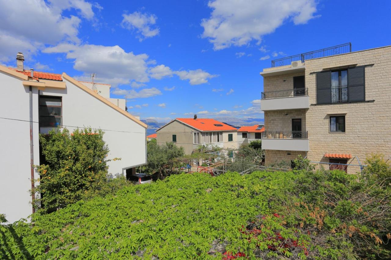 Apartment Apartments With A Parking Space Slatine, Ciovo - 2566 *
