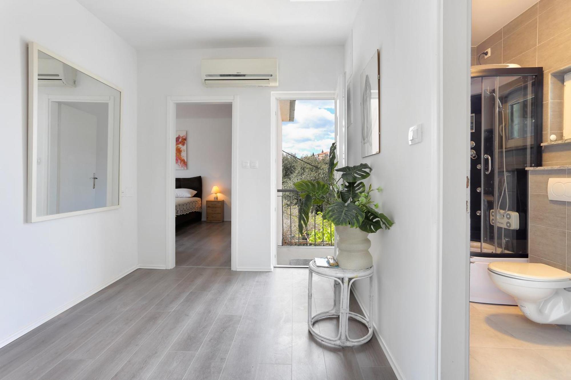Apartments With A Parking Space Slatine, Ciovo - 2566 Apartment Slatine