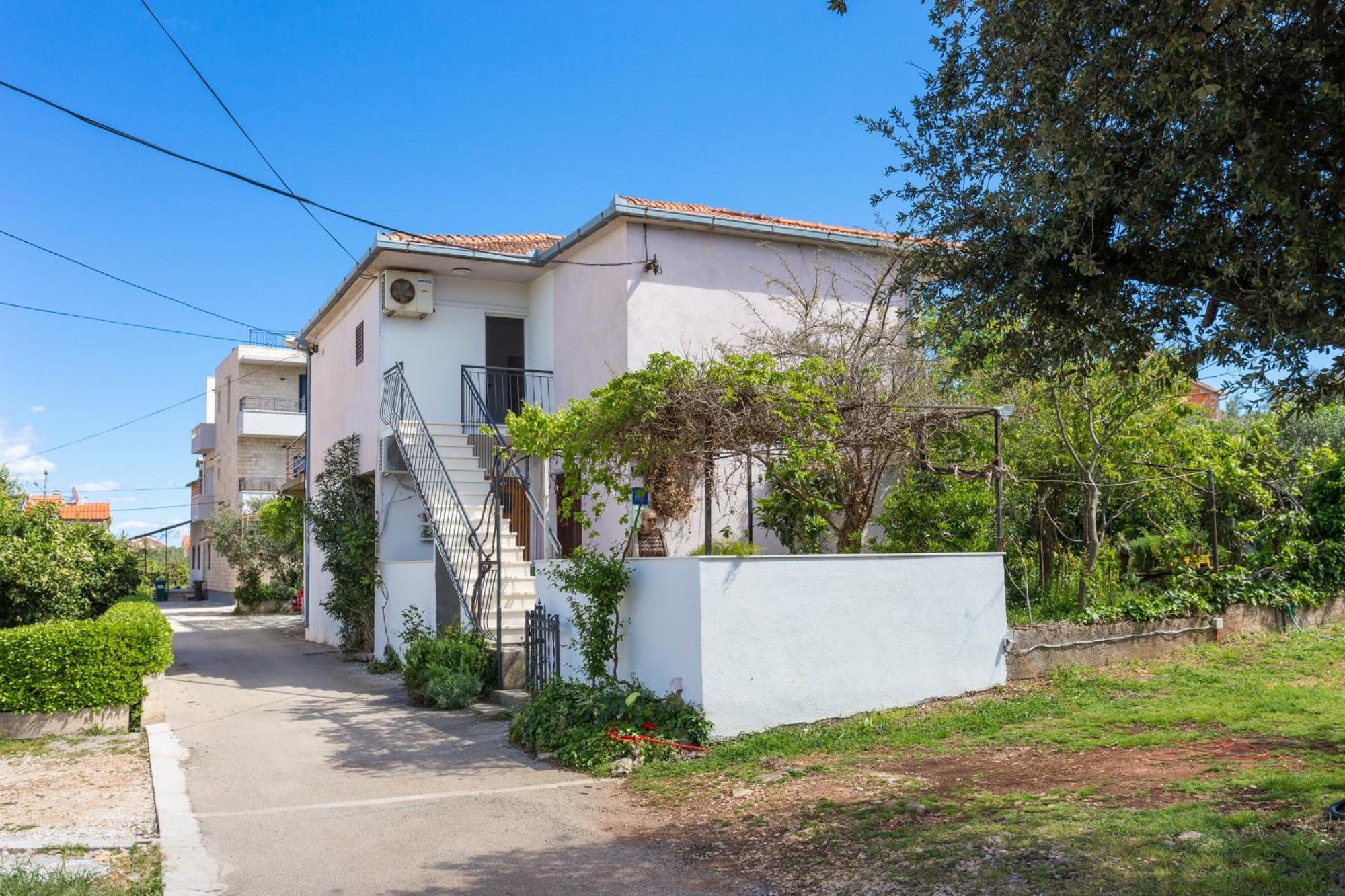 Apartments With A Parking Space Slatine, Ciovo - 2566