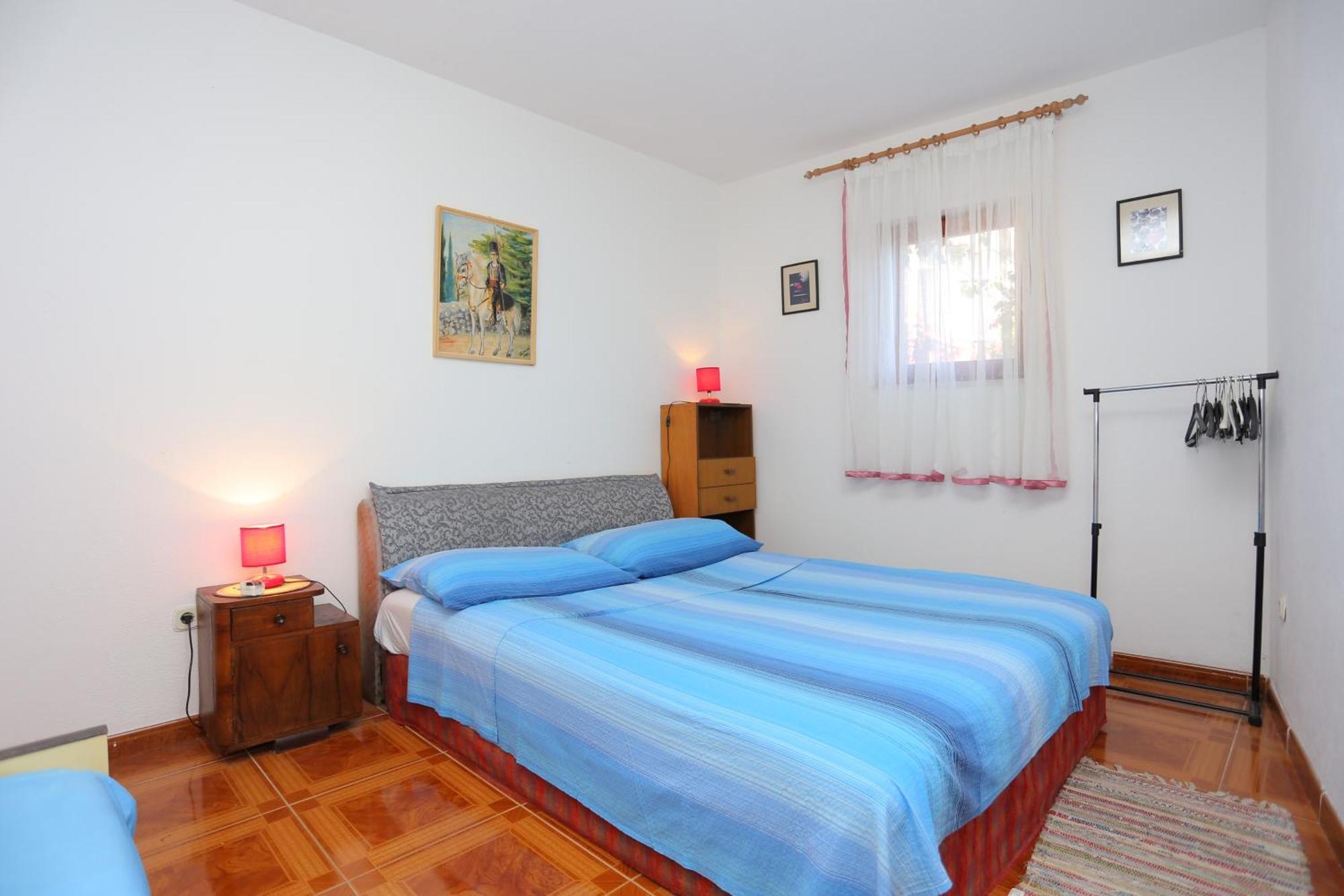 Apartment Apartments With A Parking Space Slatine, Ciovo - 2566 *