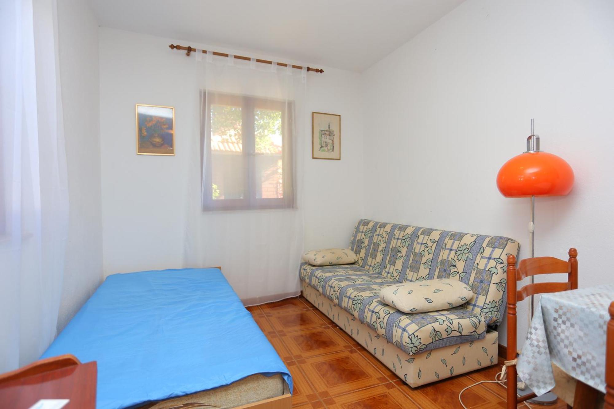 Apartments With A Parking Space Slatine, Ciovo - 2566 Apartment *